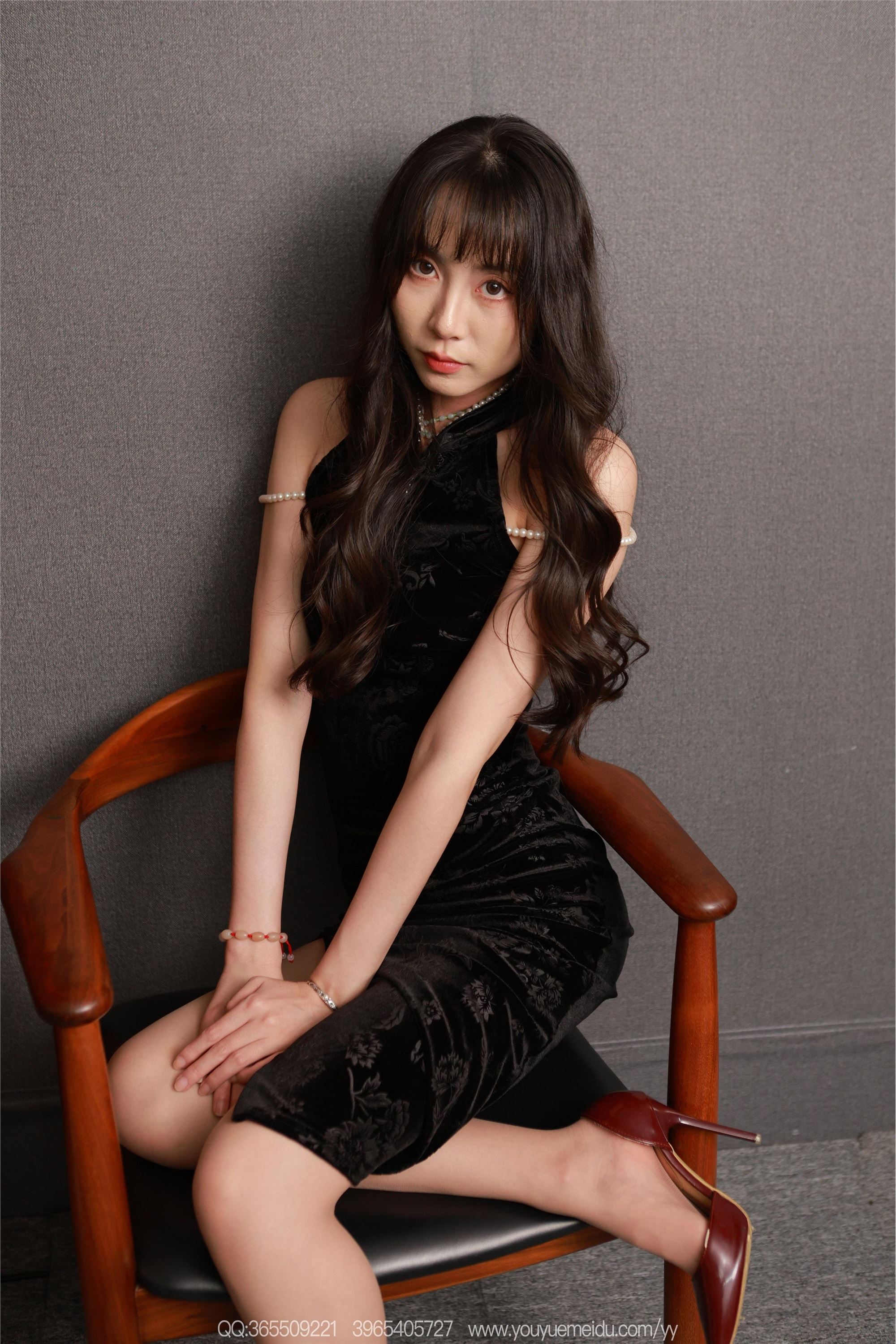 IESS异思趣向  2025.11.22 丝享家2218：团团《漏肩旗袍》